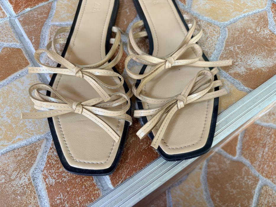 Papuci/slapi sandale crem cu fundite Zara, nr 40