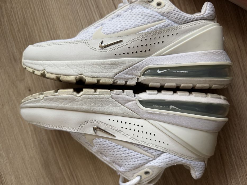 Бели маратонки Nike