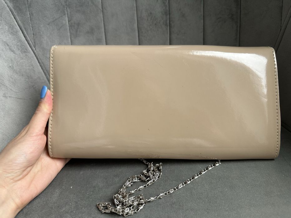 Бежова чанта клъч