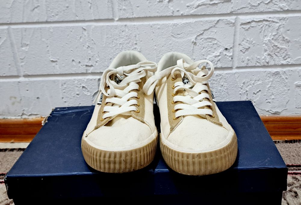 Продам женский кеды