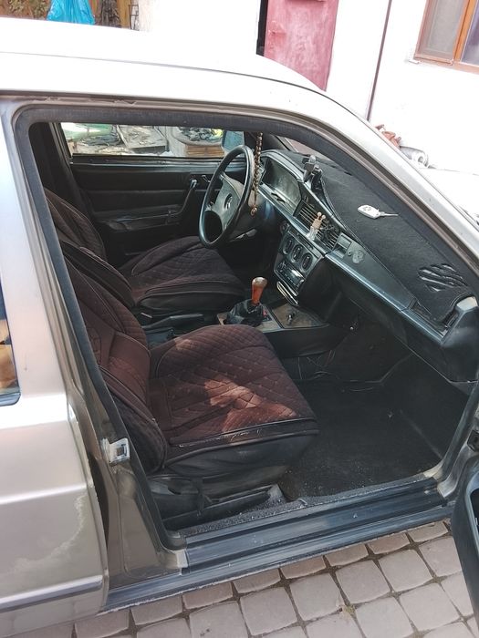 Мерседес 190, двигатель 2,3