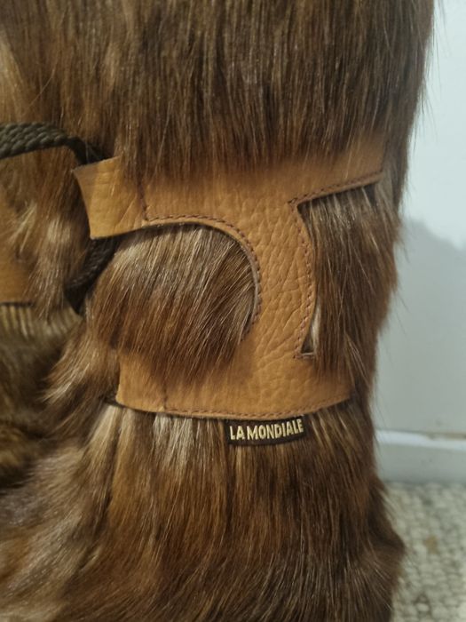 Cizme blana, deosebite, La Mondiale 38