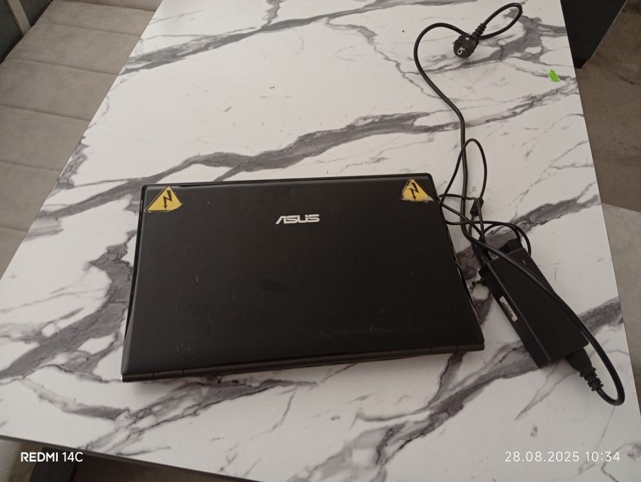 Ноутбук сотилади срочна 450 мингдан