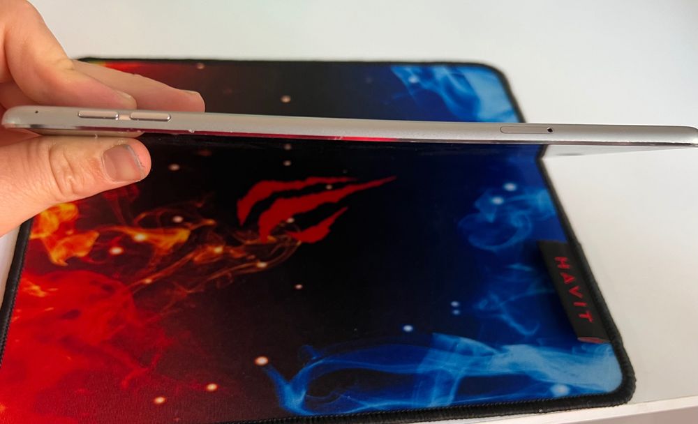 Продавам използван iPad mini 4