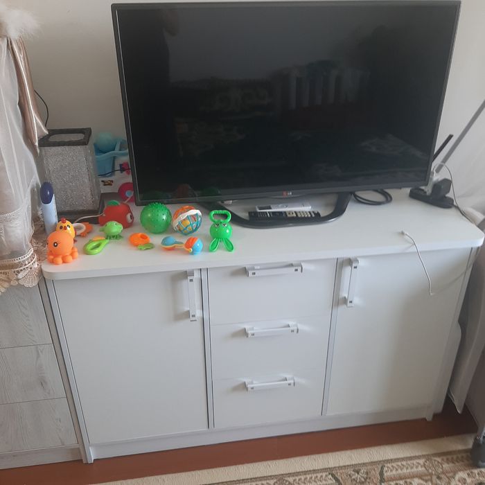 Подставка под телевизор