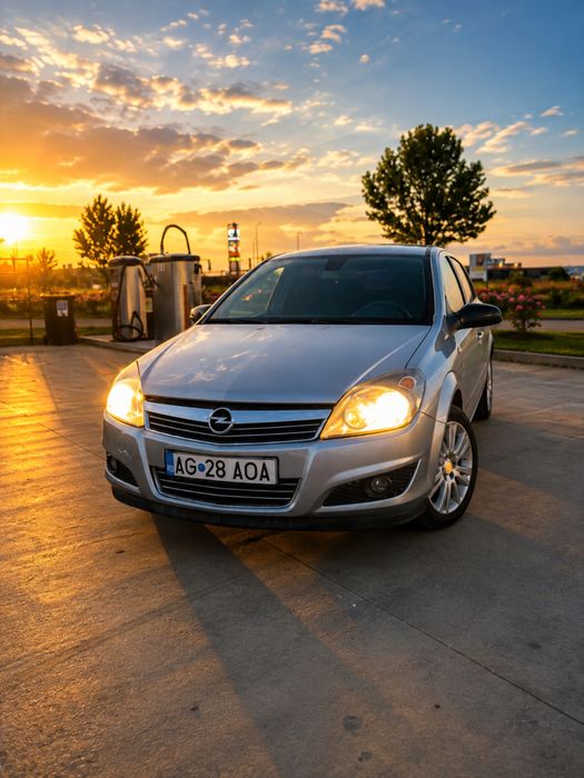 Opel Astra H 1.7 CDTI 125 CP, trapa, senzori parcare