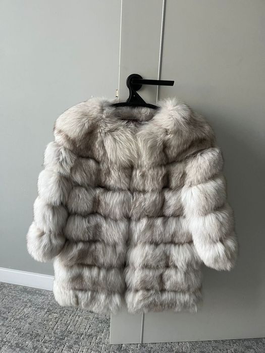 Продам 2 Шубы ! Носились 1 раз , находятся в чехле. Торг будет !