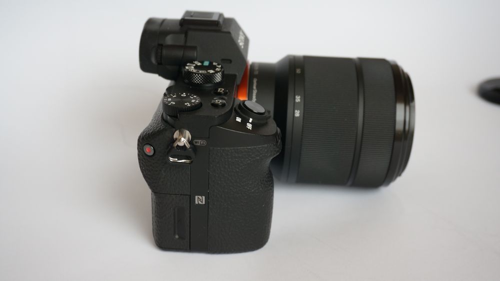 Sony Alpha 7 II 28-70kit фотоапарат и обективът. 8000 снимки