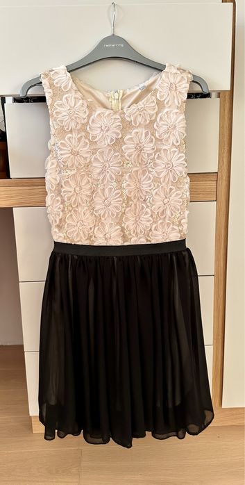 Rochie din matase, top cu flori din voal si paiete, marimea S-M