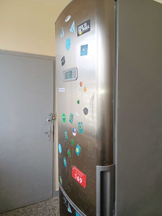 Малък хладилник ,втора употреба,плюс голям хладилник,втора употреба