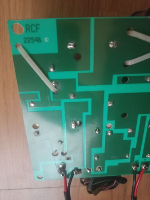 Vând filtre pe 3 cai RCF