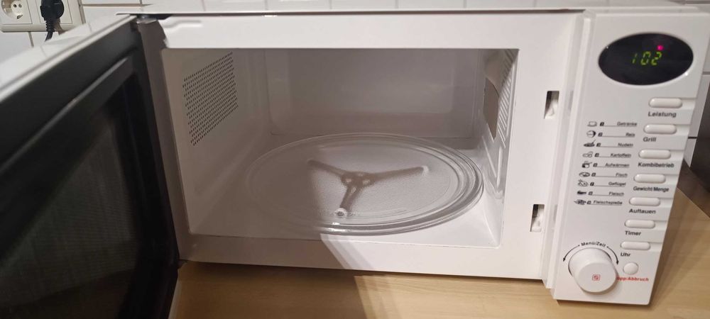 Cuptor Microunde + functie Grill