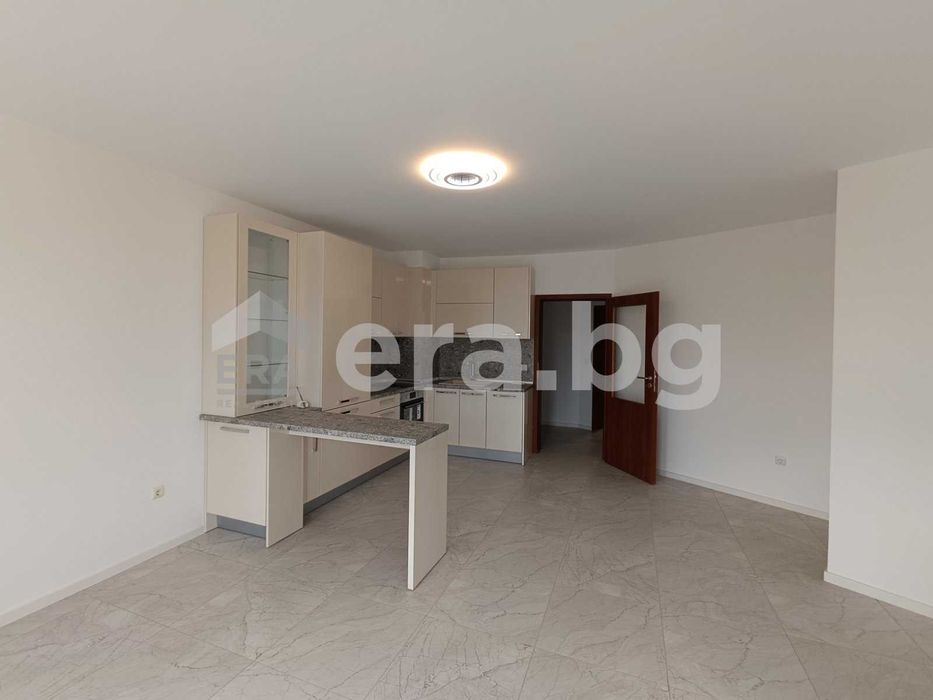 Дава се под наем Тристаен апартамент в Варна, м-т Траката - 100 кв.м за 228000 € - Снимка #6