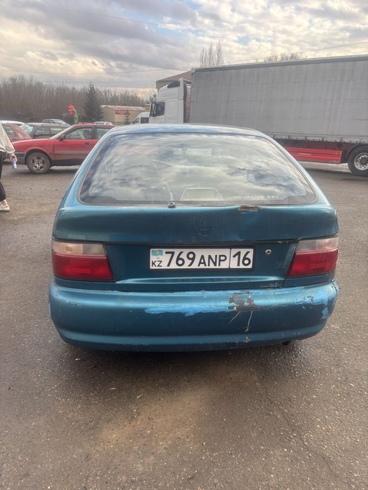 Продам машину Toyota Corolla E100