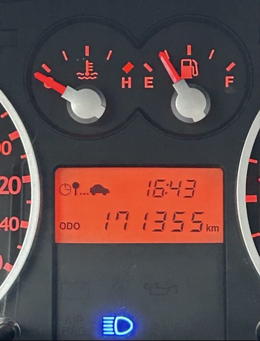 Хюндай купе 1.6 105 кс ноември  2002г