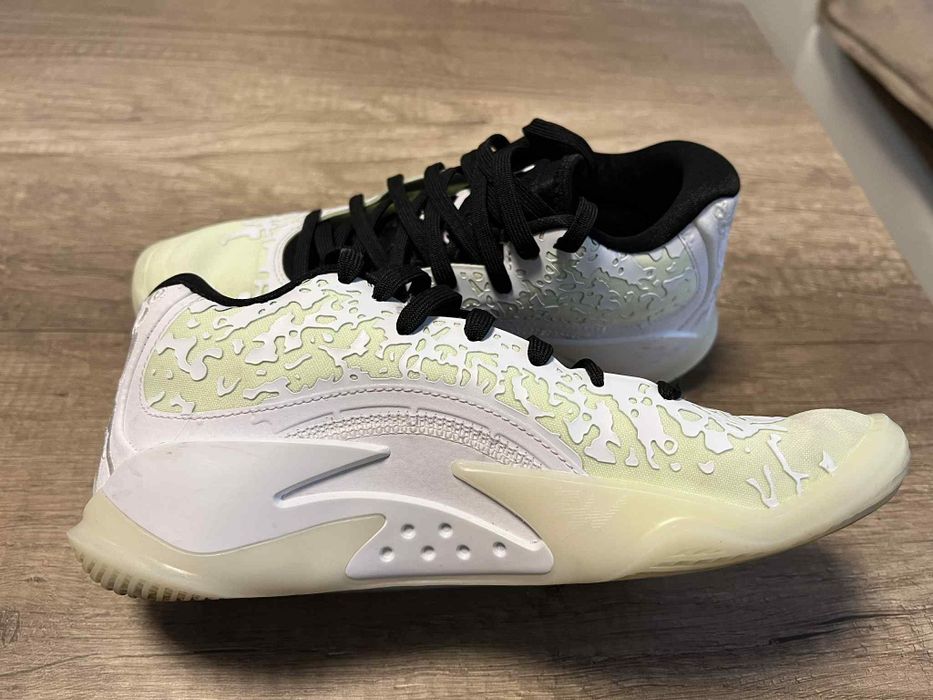 Nike Jordan Zion 3 GS, номер 37,5