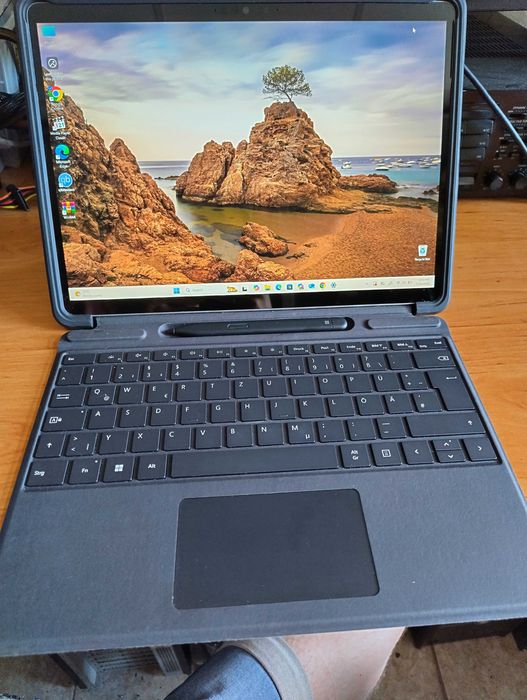 Microsoft Surface Pro 9 + Case + Клавиатура + Pen