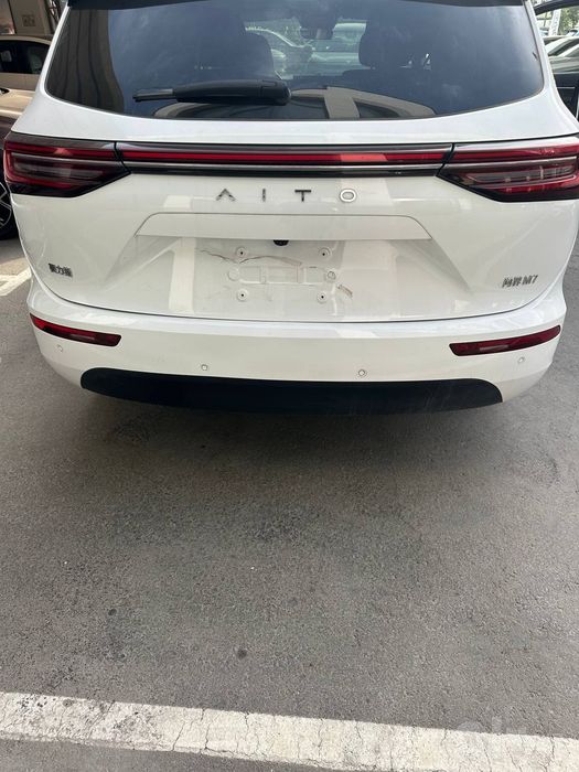 Aito M7 gibrid oq kuzov