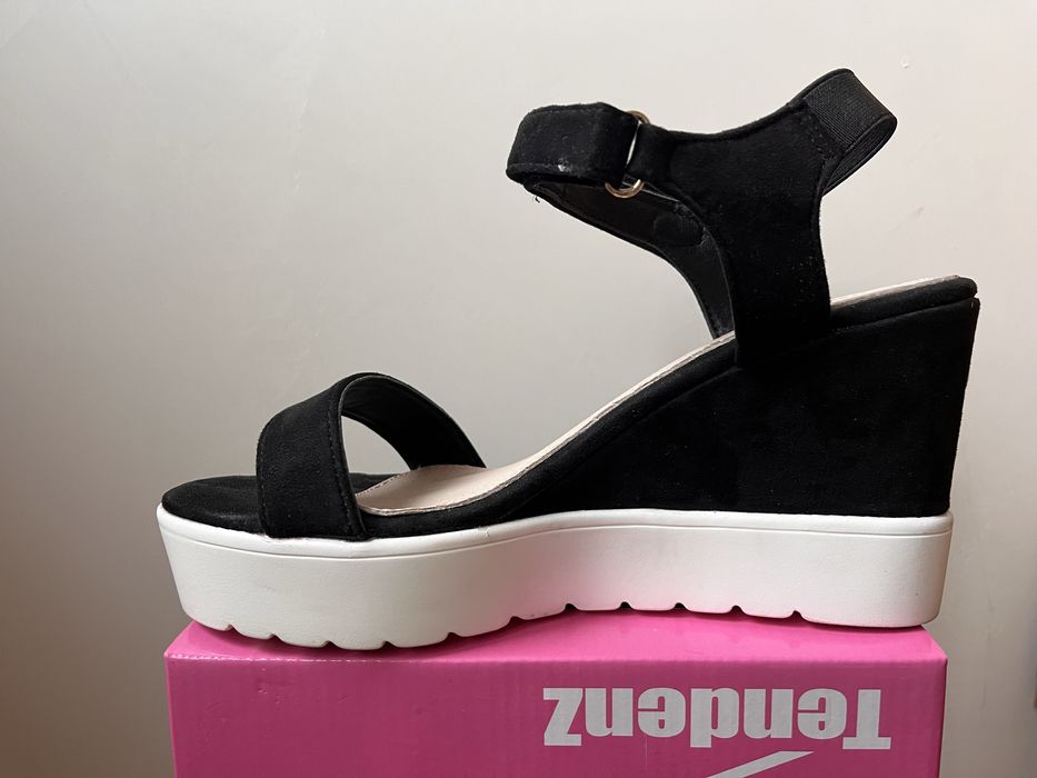 Дамски сандали TENDENZ