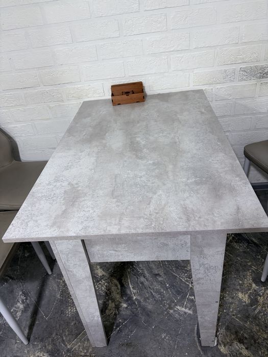 Продам стол …………..