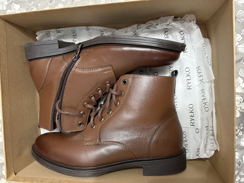 De vanzare pantofi piele