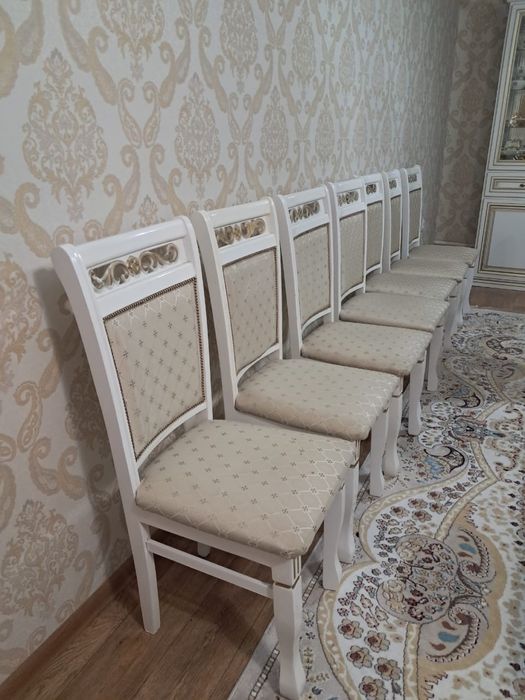 Продается стол со стульями