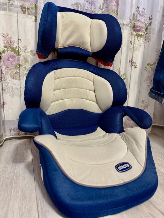 Столче за кола Chicco  9 -36 кг