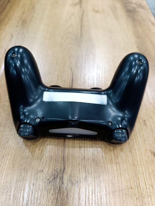 Playstation 4  на 1тб в идеальном состоянии