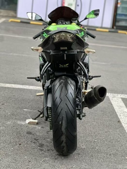Kawasaki zx6r sotiladi