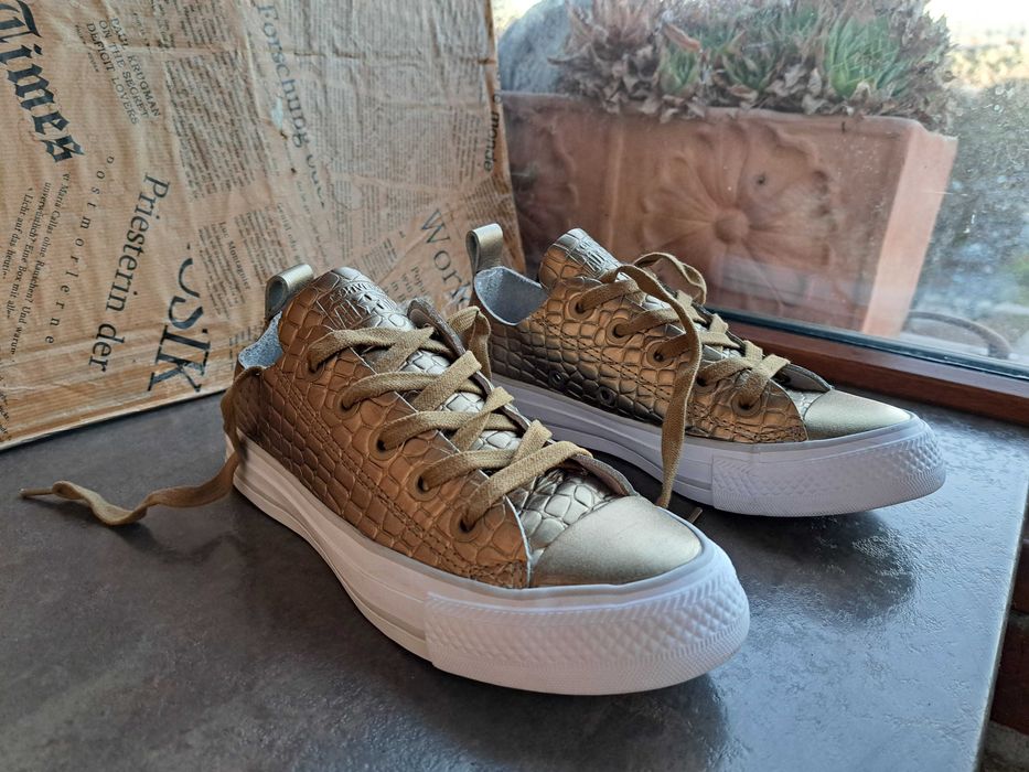 дамски кецове,детски гуменки,спортни обувки,маратонки,Converse,ном.35