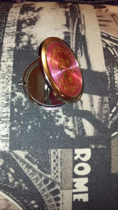 Зеркальце карманное