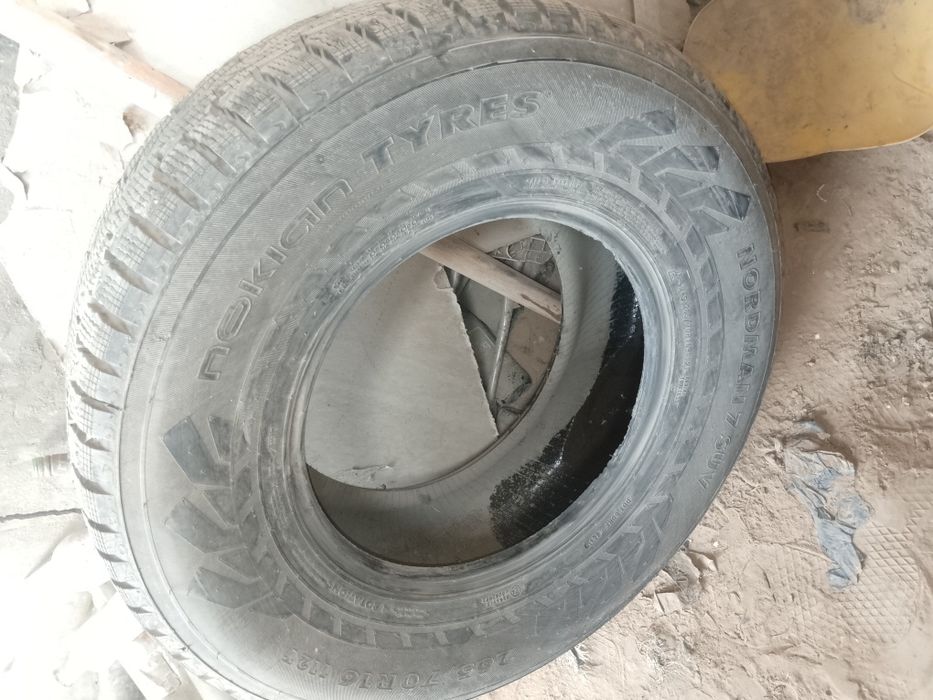 Продам зимние шины на внедорожник