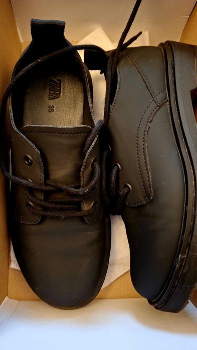 Adidași și pantofi piele, mărimea 35