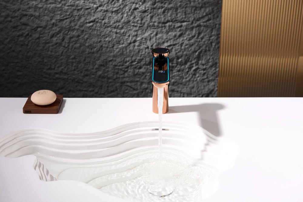 Луксозен смесител с LED подсветка и дисплей W143