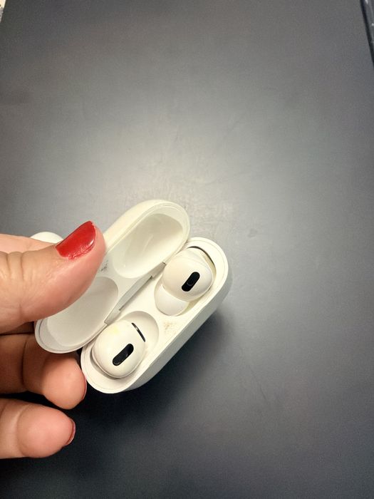 Наушники AirPods оригинал продам