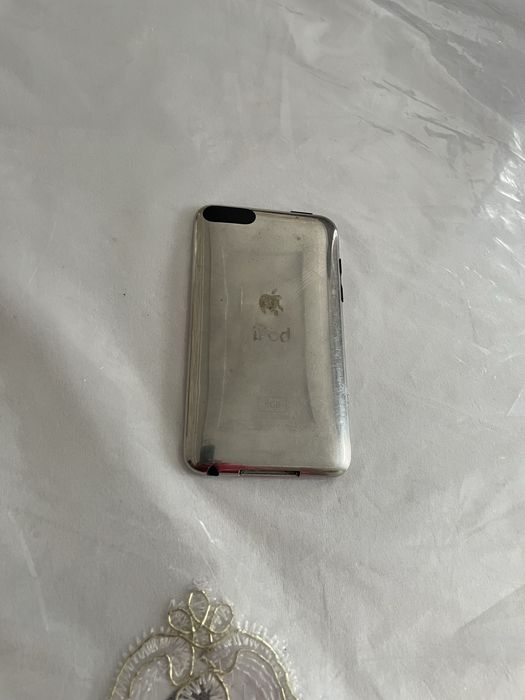 срочно продаю Ipod touch