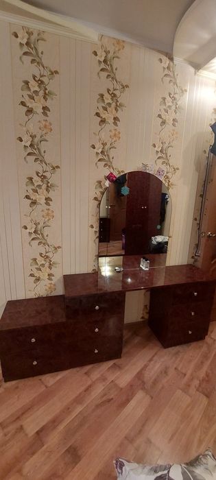 Продам спальный гарнитур