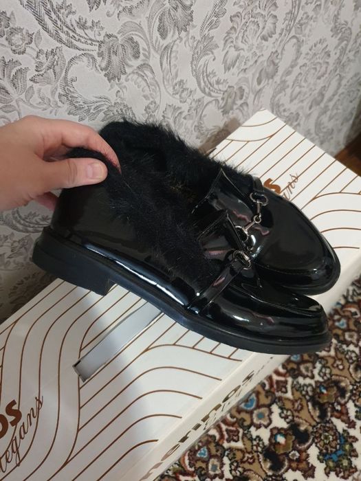 продается обувь осень зима