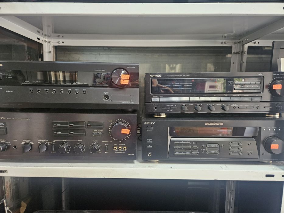 Продавам ресивър DENON PMA-700V