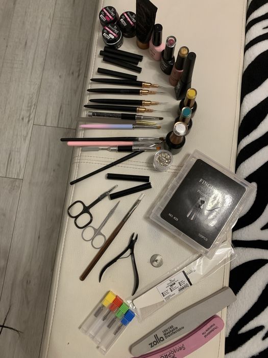 Set unghii, pensule , oje, polygel