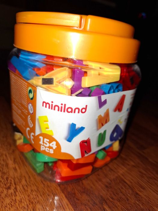 Miniland litere mari magnetice