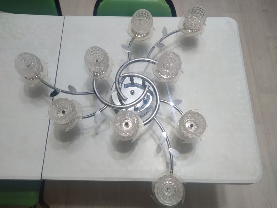 Люстра на 9 лампочек