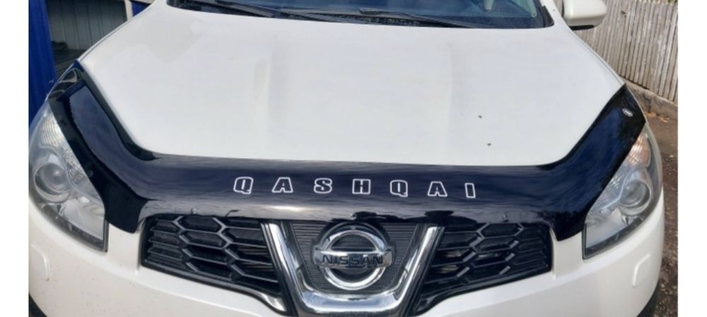 Дефлектор на капот J10 (мухобойка) на Nissan Qashqai