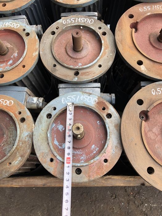 Ел.двигател/електродвигател със спирачка