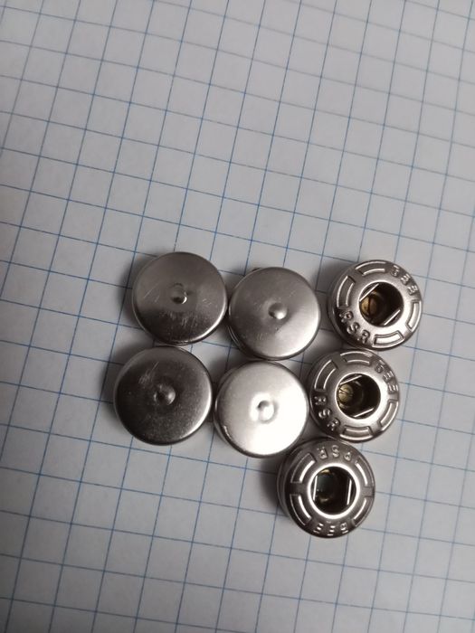 Куртки женские срочно продам