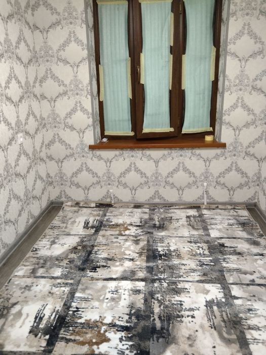 Жиззах шахар.
3/1микра район. 
Уй пишик гиштдан.
Сув свет газ бор.
Уй