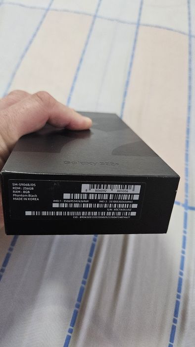 Samsung S22 plus + 256 gb 8gb ram