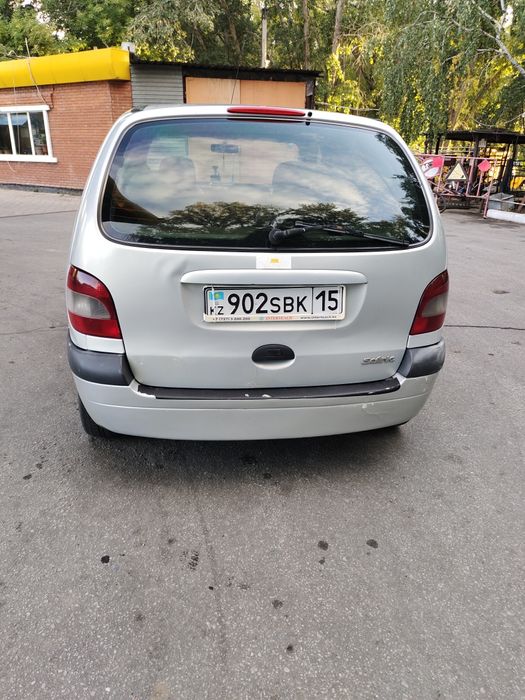 Продам машину 2001 гв