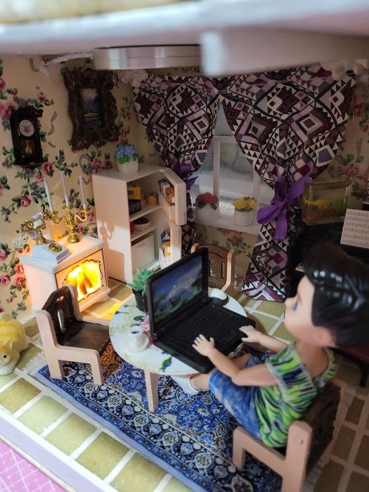 Продам кукольный домик