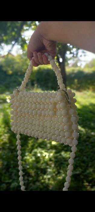 Сумочки из жемчуга и шамбал